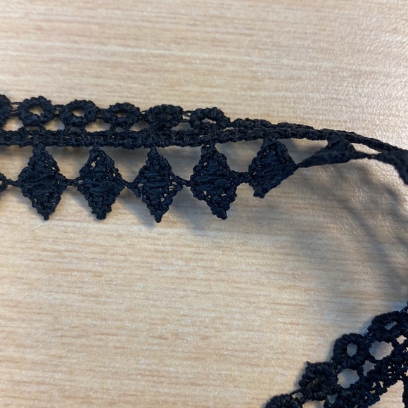 Choker - Picture 3 of 3